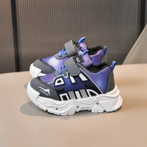 Chaussures lumineuses pour bébés en mesh violet et gris avec semelle souple et velcro