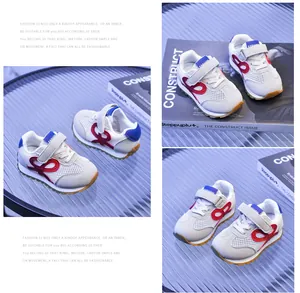 Vue détaillée des baskets enfants en maille respirante avec Velcro et semelles antidérapantes
