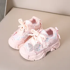 Baskets roses pour fillettes avec grand nœud en satin, paillettes et papillon strass