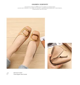 Détail de ballerines à bout carré avec boucle dorée et semelle souple pliable