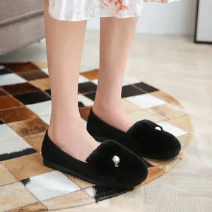 Platte schoenen van imitatiebont voor dames met parelaccent en warme wintervoering