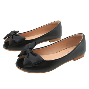 Damen Ballerinas mit offener Zehenpartie, großer Schleife und weichem Leder in Schwarz