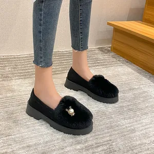 Mocassins à plateforme noirs avec fourrure de lapin et boucle lapin en perles