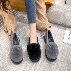 Mocassini in peluche da donna con orecchie di coniglio e suola spessa in nero e grigio