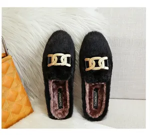 Flat faux fur mule slippers for women with plush texture and gold metal chain detail