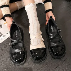 Retro Mary Jane Schuhe mit runder Kappe, dicker Sohle und Doppelkreuzriemen in Schwarz und Beige