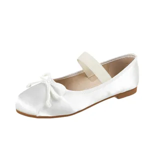 Elegante perlmuttweiße Mary Jane Ballerinas aus Seidensatin für Mädchen mit Schleife