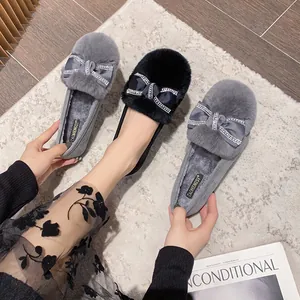 Mocassini da donna in pelliccia con fiocchi di strass e calda fodera in peluche per l'inverno