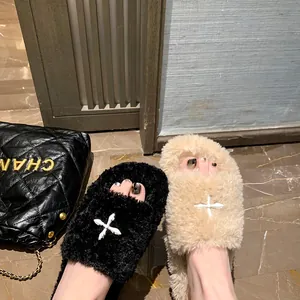 Pantofole in Pelliccia Sintetica da Donna Suola Spessa Microfibra Peluche Fata Ricamo a Croce Punta Tonda Casual All'aperto