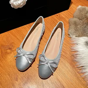 Klassische graue Tweed Ballerinas für Damen mit silberner Schleife und runder Kappe