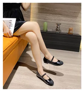 Ballerines Mary Jane noires classiques avec bride plissée et bout texturé pour femme