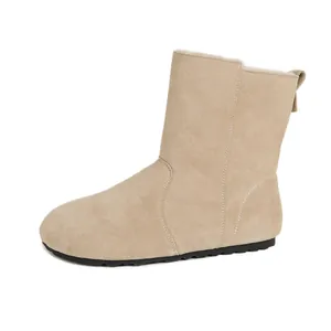 Stivali da neve beige da donna in pelle nabuk con fodera in pile e suola in gomma