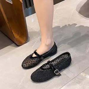 Zwarte Mary Jane platte damesschoenen van ademend mesh en glanzend lakleder voor de zomer