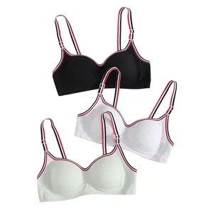 Three-piece wire-free sports bras in ribbed fabric with adjustable striped straps