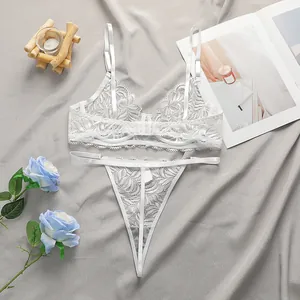 Ensemble lingerie en dentelle florale blanche avec bretelles réglables sur soie