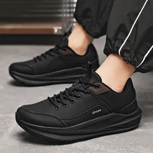 Zapatillas de senderismo anchas para hombre en negro con suela acolchada