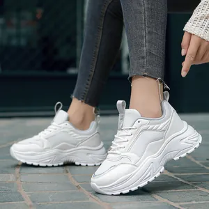 Zapatillas chunky blancas de plataforma para mujer con malla transpirable para caminar