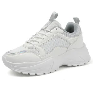 Zapatillas de plataforma blancas para mujer con malla transpirable y detalles reflectantes