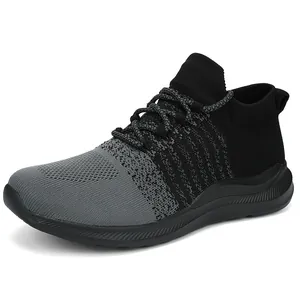 Lichtgewicht ademende fly-knit sportschoenen in zwart en grijs met mesh design