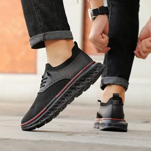 Scarpe casual da uomo nere leggere con dettagli Brogue e suola rossa ammortizzata