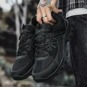 Scarpe da trekking da uomo nere in mesh traspirante con suola spessa antiscivolo