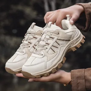 Scarpe da trekking traspiranti per coppie in beige e marrone con suole in gomma antiscivolo