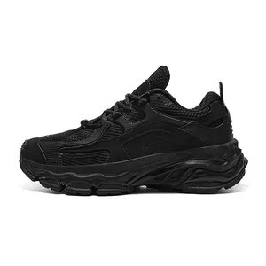 Sneaker chunky nere con mesh traspirante e suola spessa in gomma stile retrò