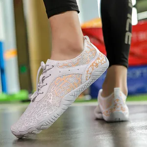 Chaussures de Pataugeage Unisexes à Séchage Rapide Antidérapantes Respirantes en Maille Pour Natation Salle de Sport Fitness Yoga Sports de Plein Air