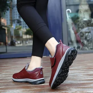 Outdoor wine red walking shoes with warm fur lining and non-slip soles for autumn and winter