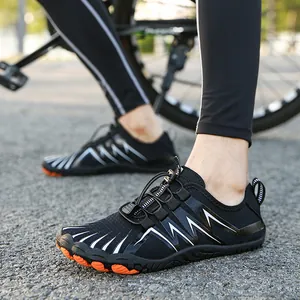 Outdoor breathable mesh sport sandals with quick-lace system and orange toe protection