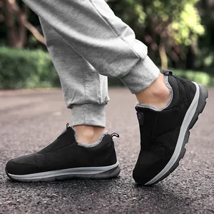 Baskets légères antidérapantes pour femmes avec doublure en fourrure et style slip-on