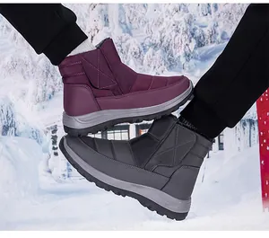 Details wasserdichter Winterschuhe mit rutschfester Gummisohle und warmem Pelzfutter