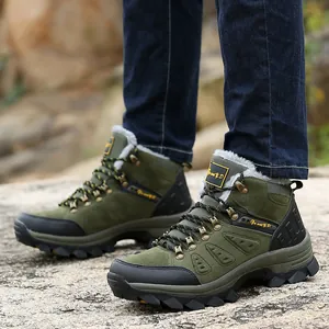 Waterproof army green high-top hiking boots with thermal fur lining for winter outdoor trekking