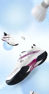 Détail de la tige en maille respirante et semelle antidérapante sur chaussure de badminton pro