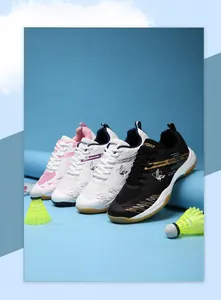 Quatre paires de chaussures de badminton respirantes en rose, violet, bleu et noir sport