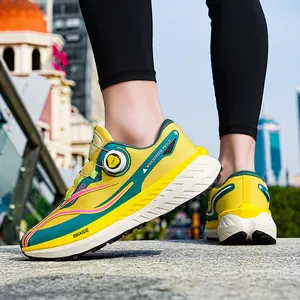 Zapatillas de running para hombre con placa de carbono y sistema de cierre de hebilla BOA