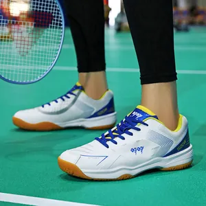 Scarpe da badminton professionali bianche con suole in gomma antiscivolo e design in mesh