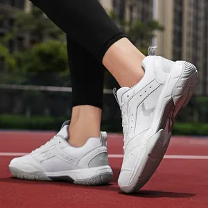 2025 Leichte Professionelle Badminton-Schuhe Atmungsaktive Mesh Kunstleder Rutschfeste Sneakers Für Herren Damen Hallensport-Training-Schuhe