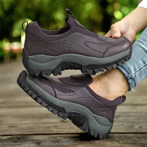Wasserdichte Leder-Slip-On-Schuhe für Senioren mit rutschfester Sohle in Dunkelviolett