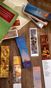 Dettaglio di segnalibri artistici con dipinti di Van Gogh e confezione vintage