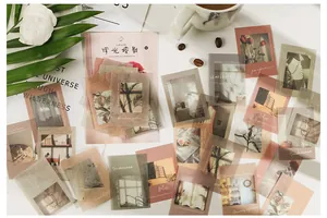 Durchscheinende Pergamentpapier-Sticker mit Vintage-Landschaftsfotos und kursivem Text
