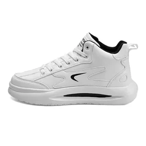 Sneakers alte bianche in mesh traspirante con suola a zeppa e accenti neri laterali