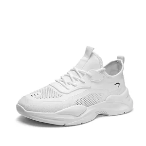Atmungsaktive weiße Mesh-Sneaker mit dicker Sohle zum Laufen und für die Freizeit