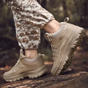 Khaki winter wandelschoenen voor heren met warme voering en antislipzool in het bos