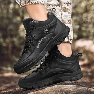 Zwarte heren wandelschoenen voor de winter met warme fleecevoering en antislipzool