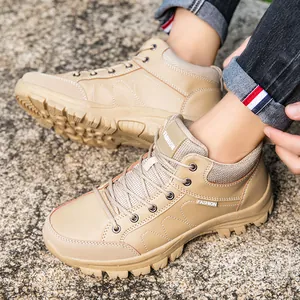 Wasserdichte khakifarbene Wanderstiefel aus Leder für Herren mit rutschfester Profilsohle