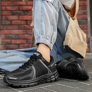 Sneakers retrò nere in mesh per uomo e donna con suola sportiva spessa e ammortizzata