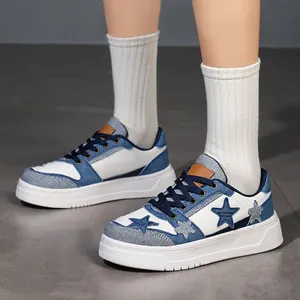 Baskets Plateformes pour Femmes en Denim Patchwork Motif Étoile Tige Basse Lacets Chaussures de Skate Décontractées Vintage Streetwear
