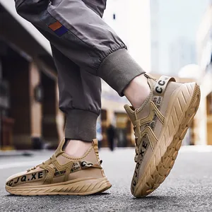 Sneaker chunky kaki da uomo con tessuto traspirante e suole spesse antiscivolo