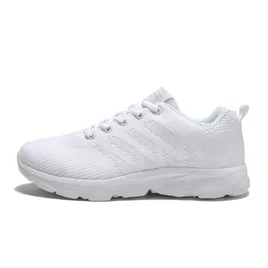 Sneakers bianche in mesh traspirante da donna con suola platform e chiusura stringata